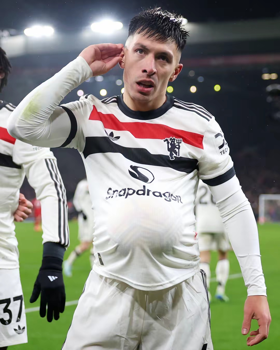 星空体育app-德甲倒计时，利物浦窗口期扳平良机，细节引发关注，媒体盛赞，身体对抗强度拉满的简单介绍