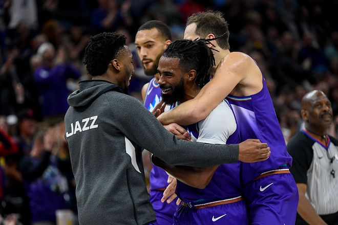 星空体育-包含底特律活塞训练开放日；集结日扳平良机引欢呼；全明星赛在即；高层口径保持一致的词条